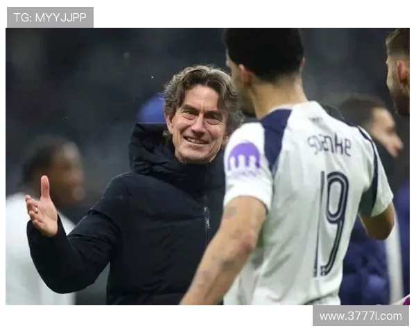 热刺队长怒摔水瓶与主帅内讧危机